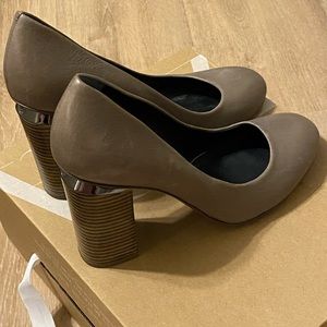 Tory Burch heels size 8